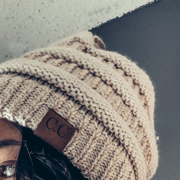 Cream beanie - Picture 2 of 4